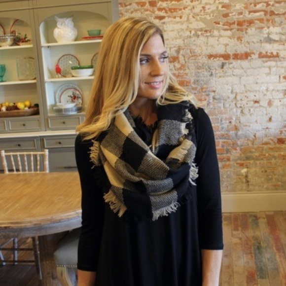LAST ONE! Black & khaki plaid infinity scarf - Picture 2 of 4